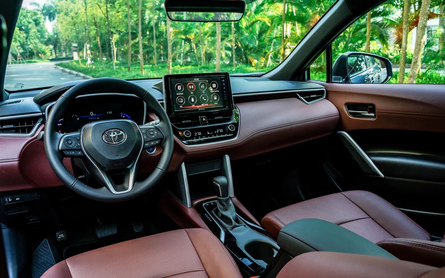 Không gian nội thất khoang lái